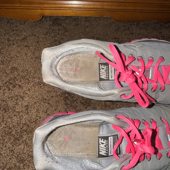 Woman’s Nike Running Shoes - Picture 5 of 7